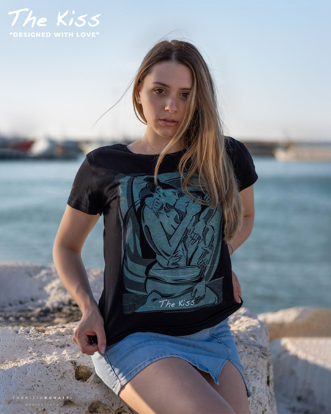 The Kiss Black t-shirt worn by Noemi, lifestyle shot