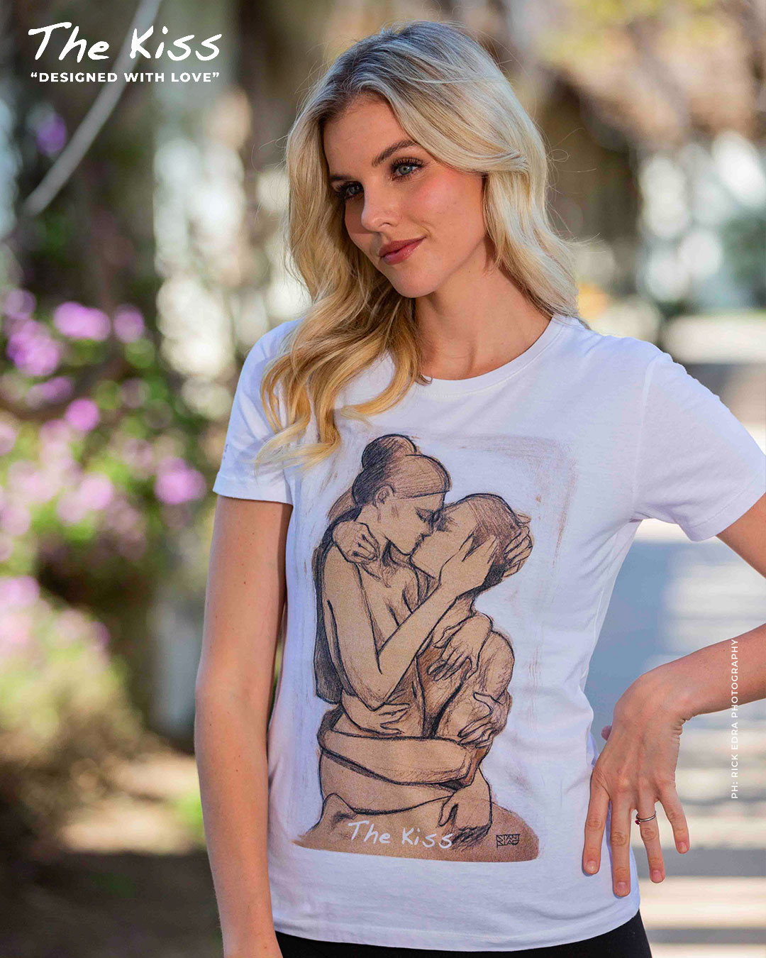 The Kiss t-shirt worn by Shelby, lifestyle shot